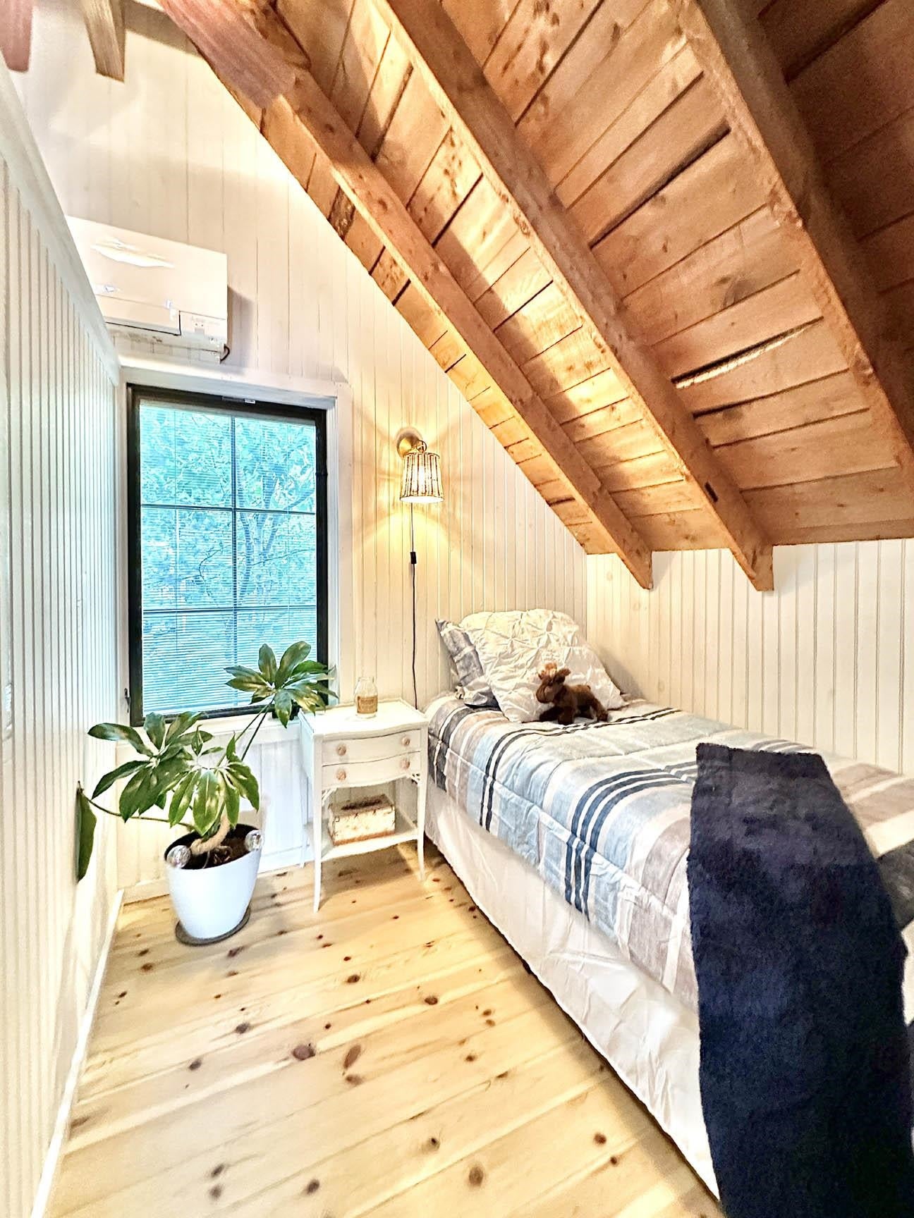 Bristol, New Hampshire, 03222, United States, 2 Bedrooms Bedrooms, ,Residential,For Sale,1933132