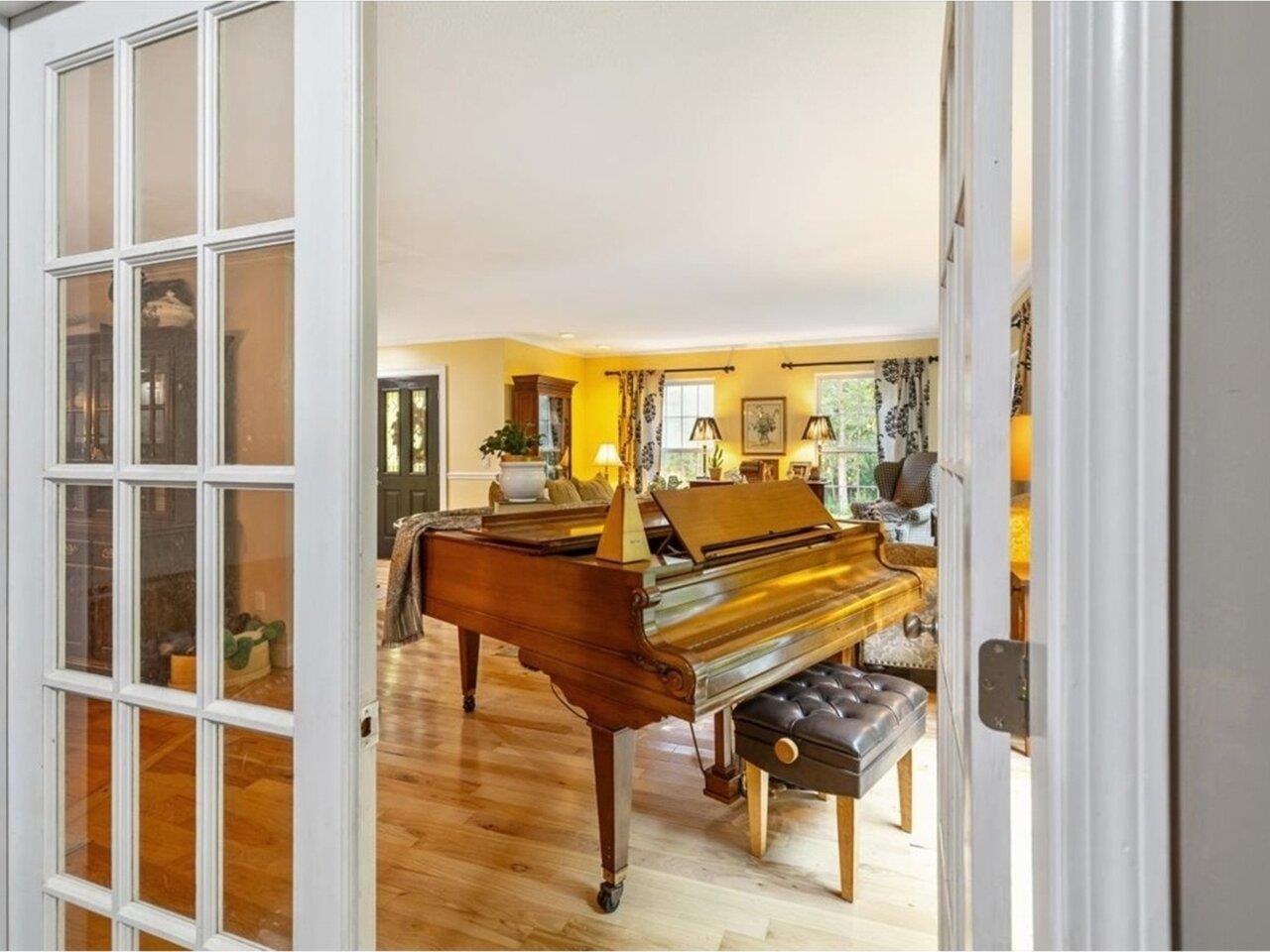 Georgia, Vermont, 05478, United States, 4 Bedrooms Bedrooms, ,2 BathroomsBathrooms,Residential,For Sale,1950830