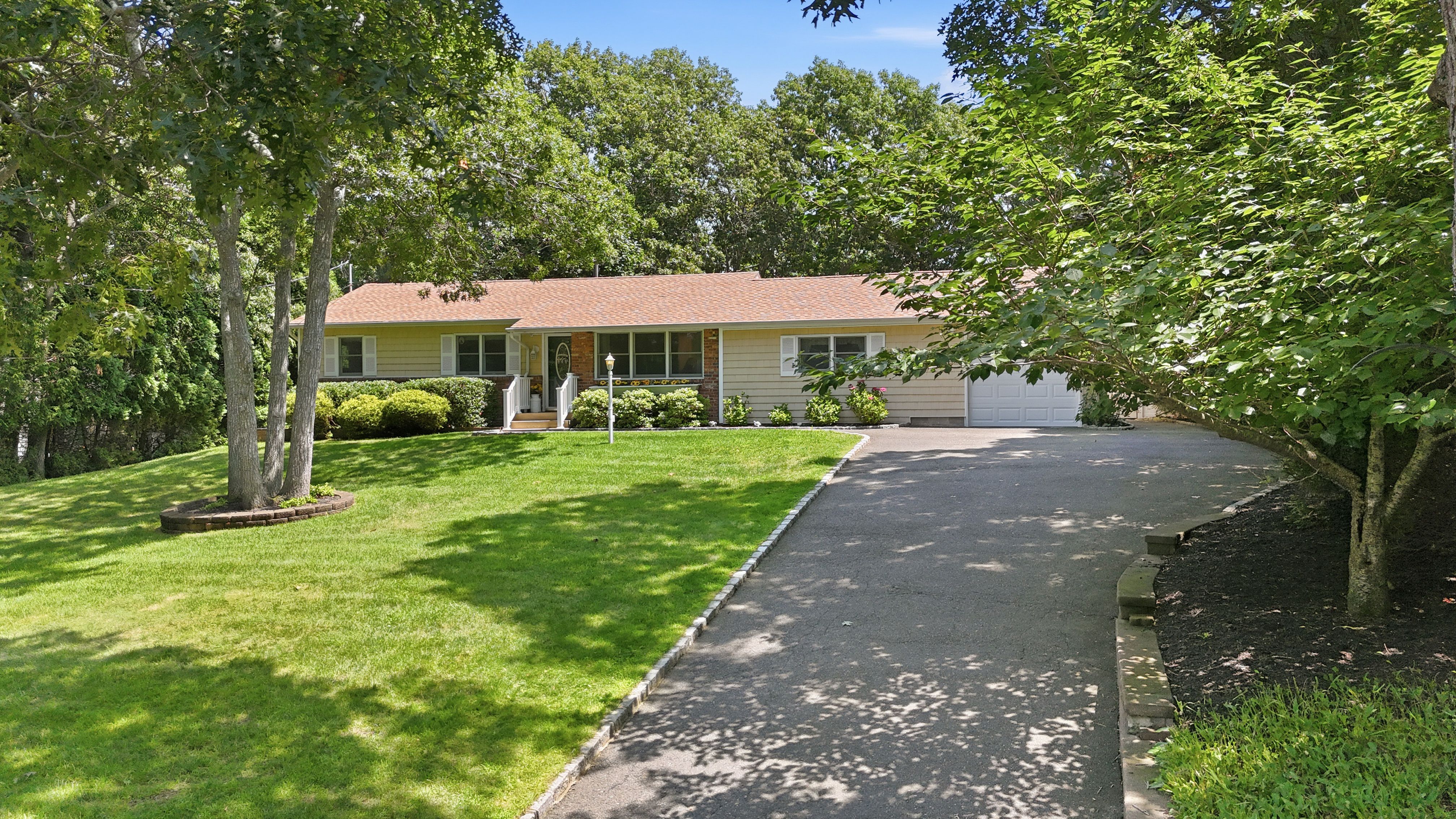  5 Columbine Avenue, Hampton Bays, NY, 11946 - 物件實景