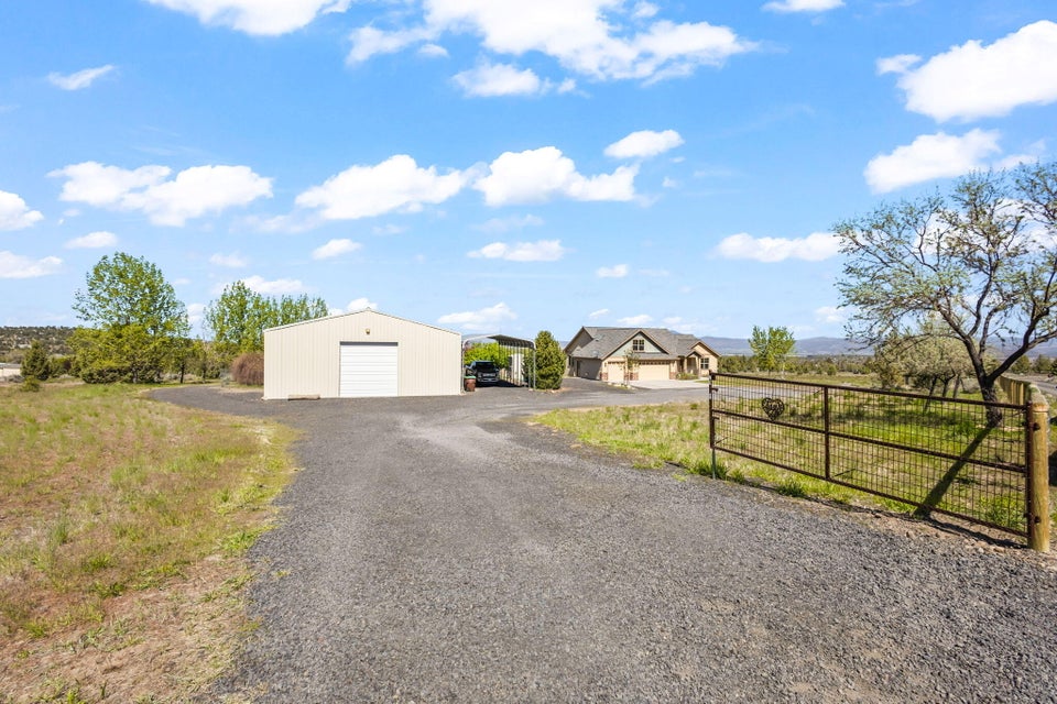 Prineville, Oregon, 97754, United States, 3 Bedrooms Bedrooms, ,3 BathroomsBathrooms,Residential,For Sale,1804823
