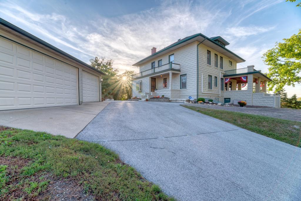 Willow Springs, Illinois, 60480, United States, 6 Bedrooms Bedrooms, ,3 BathroomsBathrooms,Residential,For Sale,1961298