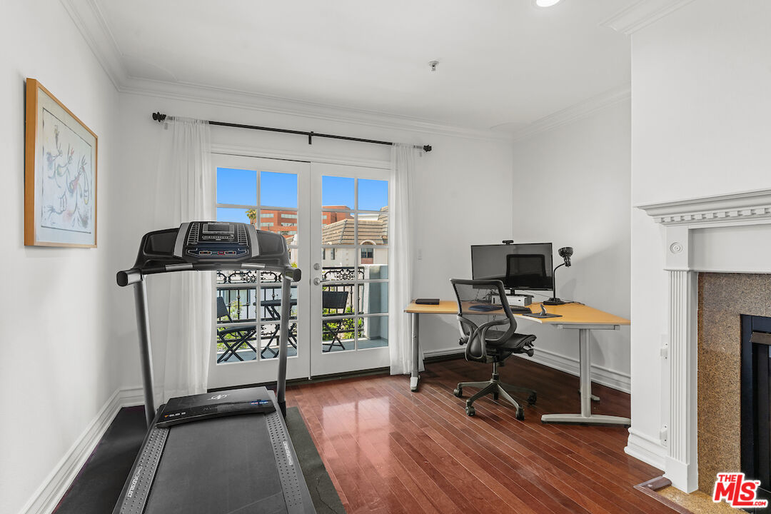 Los Angeles, California, 90049, United States, 3 Bedrooms Bedrooms, ,3 BathroomsBathrooms,Residential,For Sale,1885770