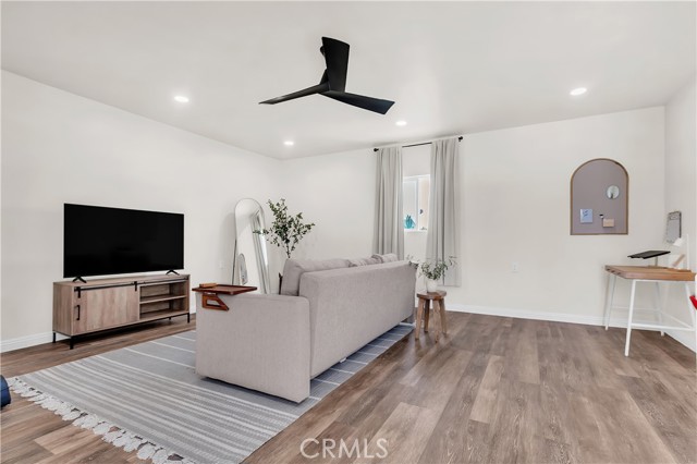 Downey, California, 90241, United States, 3 Bedrooms Bedrooms, ,2 BathroomsBathrooms,Residential,For Sale,1914661