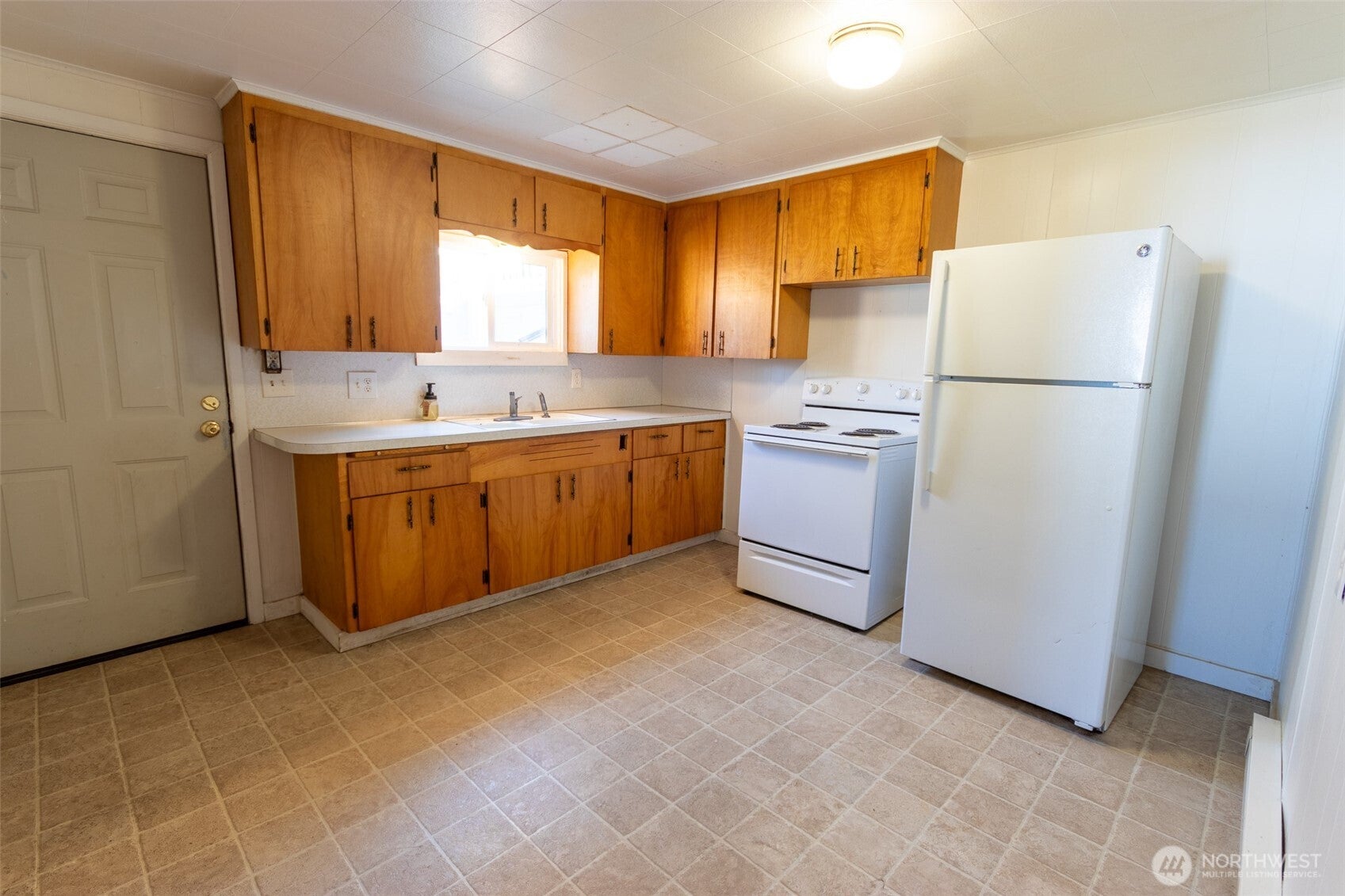 Tonasket, Washington, 98855, United States, ,Residential,For Sale,2001700