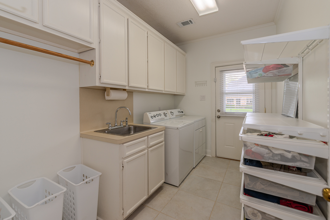 Beaumont, Texas, 77706, United States, 5 Bedrooms Bedrooms, ,4 BathroomsBathrooms,Residential,For Sale,1892171