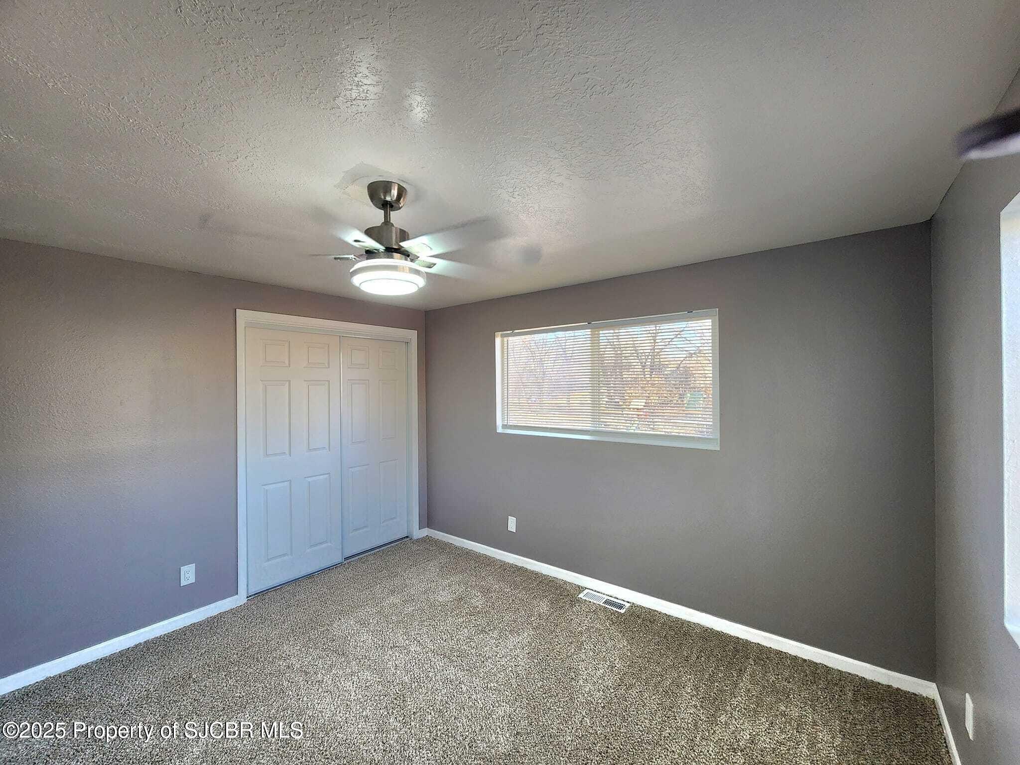 Flora Vista, New Mexico, 87415, United States, 5 Bedrooms Bedrooms, ,3 BathroomsBathrooms,Residential,For Sale,1926388
