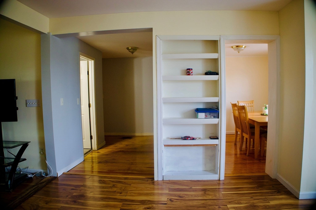 Methuen, Massachusetts, 01844, United States, 3 Bedrooms Bedrooms, ,1 BathroomBathrooms,Residential,For Sale,1937431