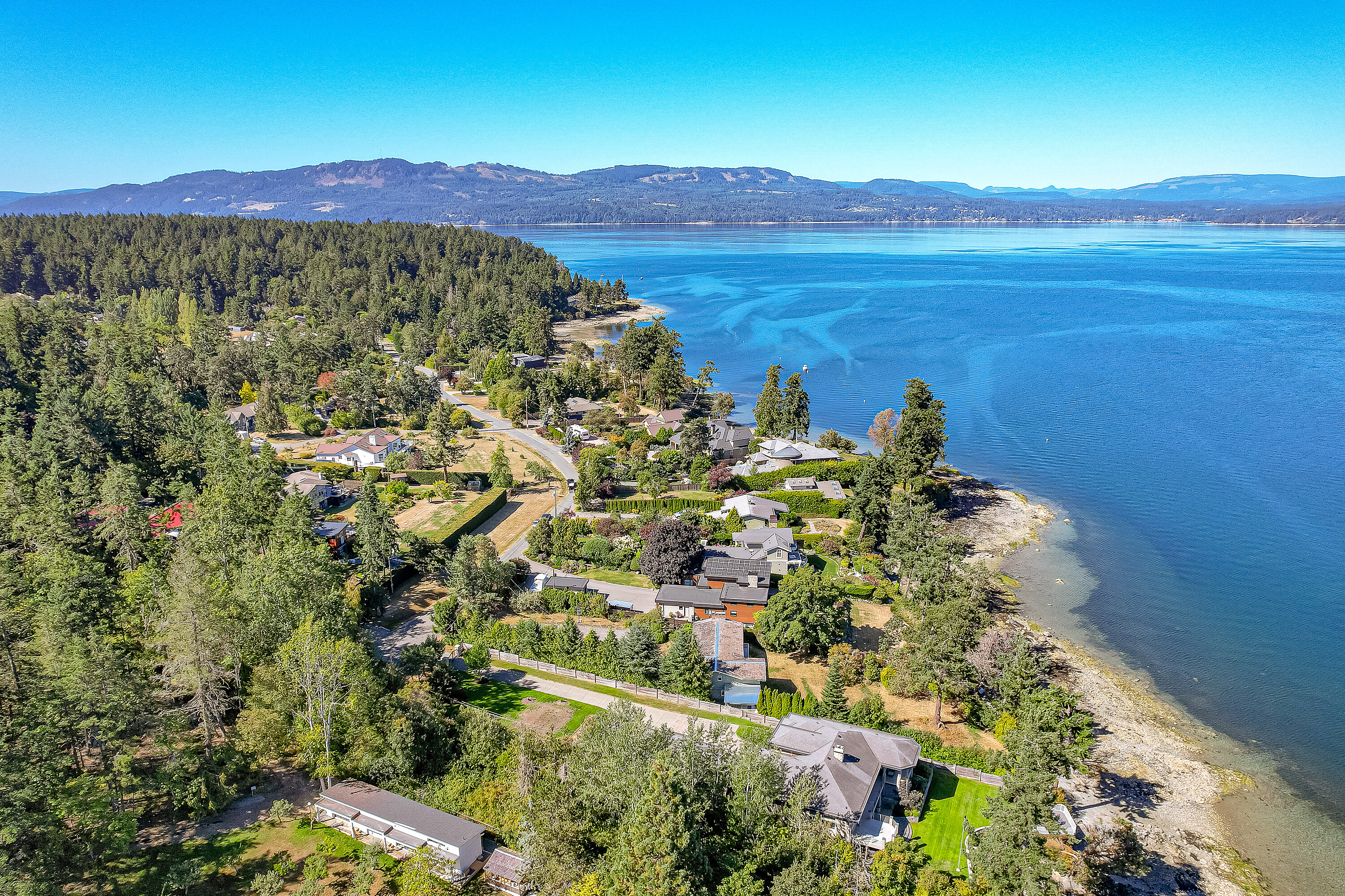  Prime Waterfront Home - 物件實景