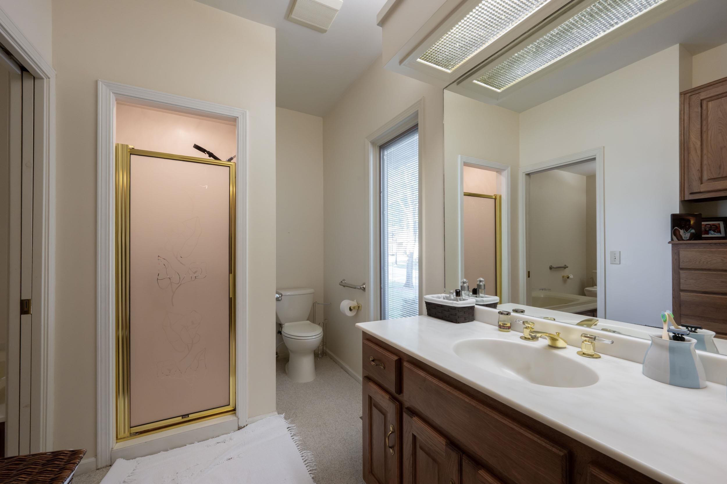 Fort Wayne, Indiana, 46804, United States, 3 Bedrooms Bedrooms, ,4 BathroomsBathrooms,Residential,For Sale,1941631