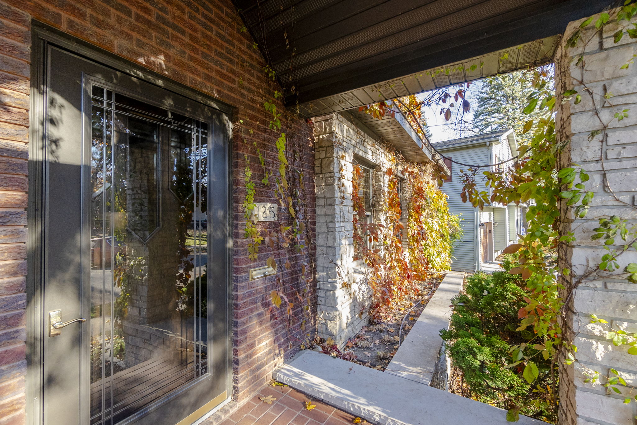 Mason City, Iowa, 50401, United States, 5 Bedrooms Bedrooms, ,3 BathroomsBathrooms,Residential,For Sale,1974101