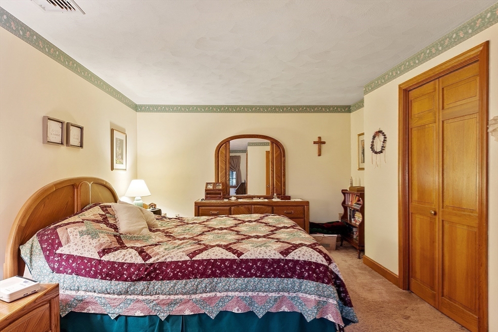 Peabody, Massachusetts, 01960, United States, 4 Bedrooms Bedrooms, ,2 BathroomsBathrooms,Residential,For Sale,1991125