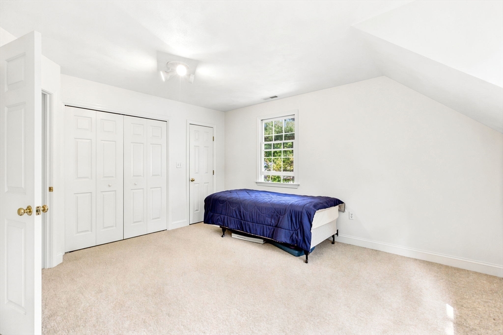 Middleton, Massachusetts, 01949, United States, 4 Bedrooms Bedrooms, ,3 BathroomsBathrooms,Residential,For Sale,2048371