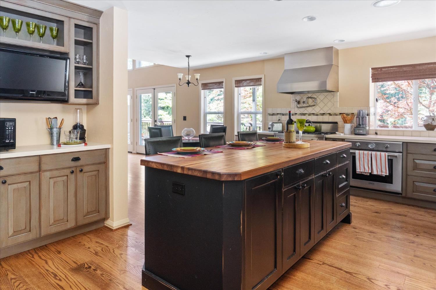 Murphys, California, 95247, United States, 3 Bedrooms Bedrooms, ,4 BathroomsBathrooms,Residential,For Sale,2030734