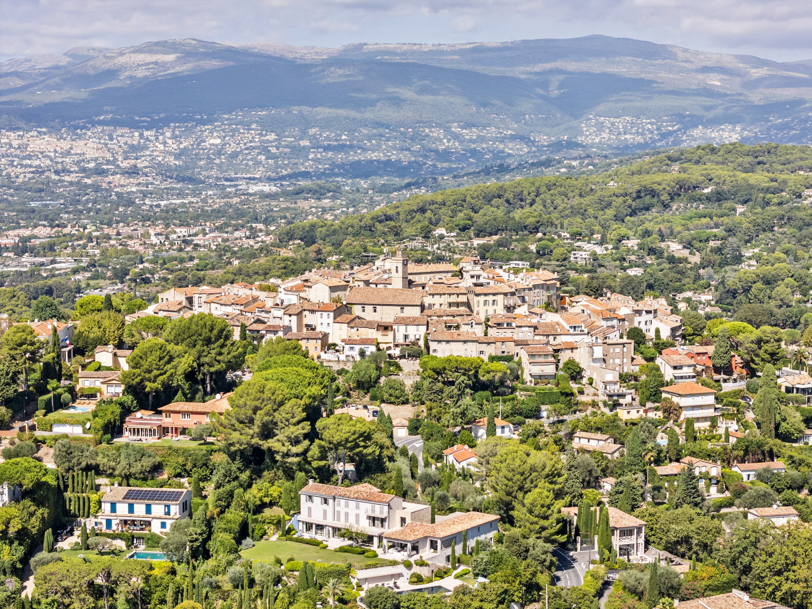  Contemporary villa in a private estate in Mougins near Cannes and international… - 物件實景