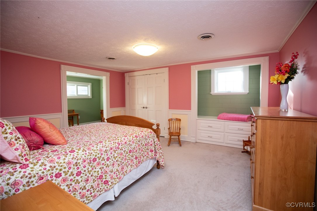 Crewe, Virginia, 23930, United States, 5 Bedrooms Bedrooms, ,4 BathroomsBathrooms,Residential,For Sale,1887087