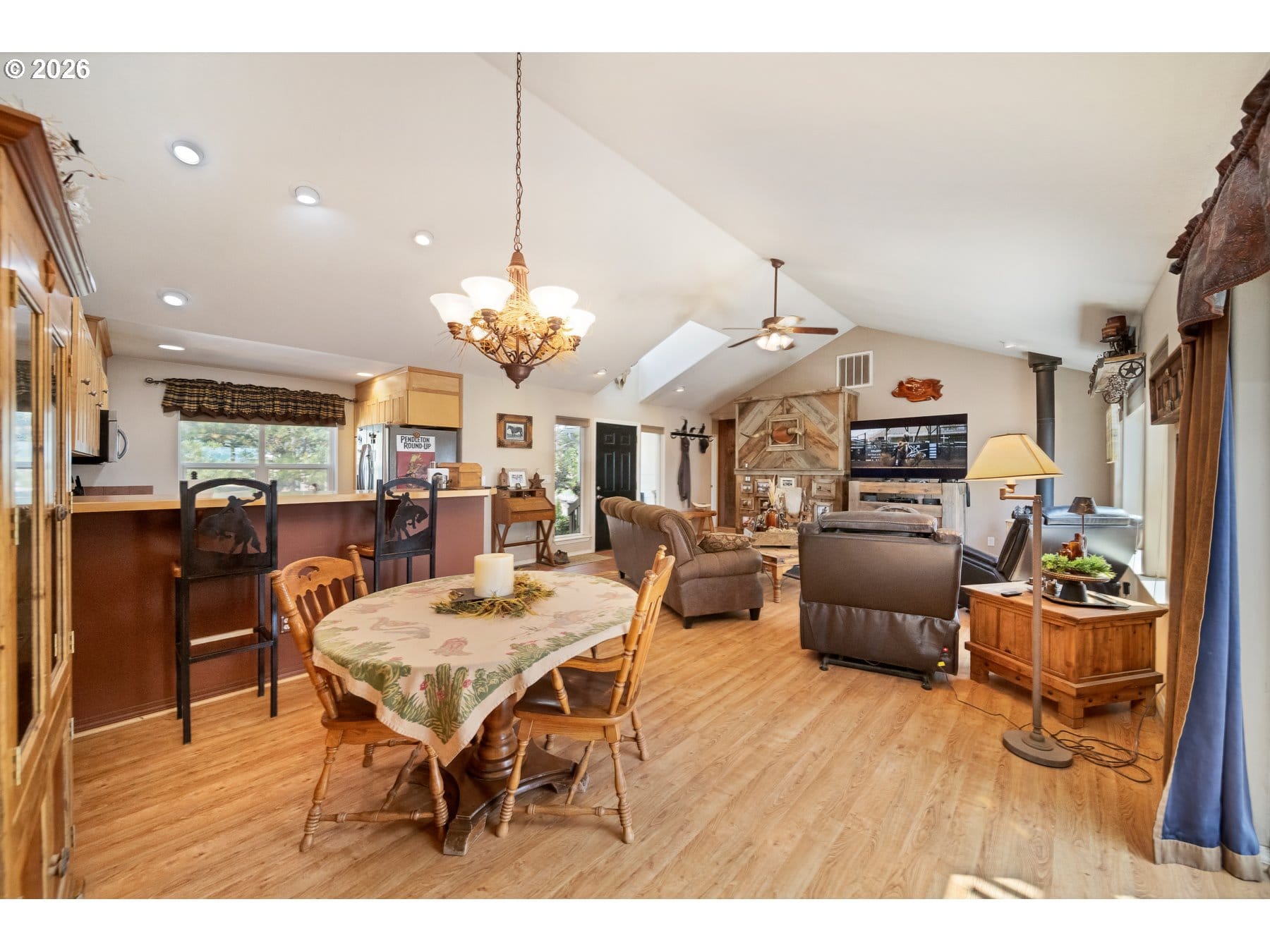  998 NE BROWN DR Madras, OR 97741 - 物件實景