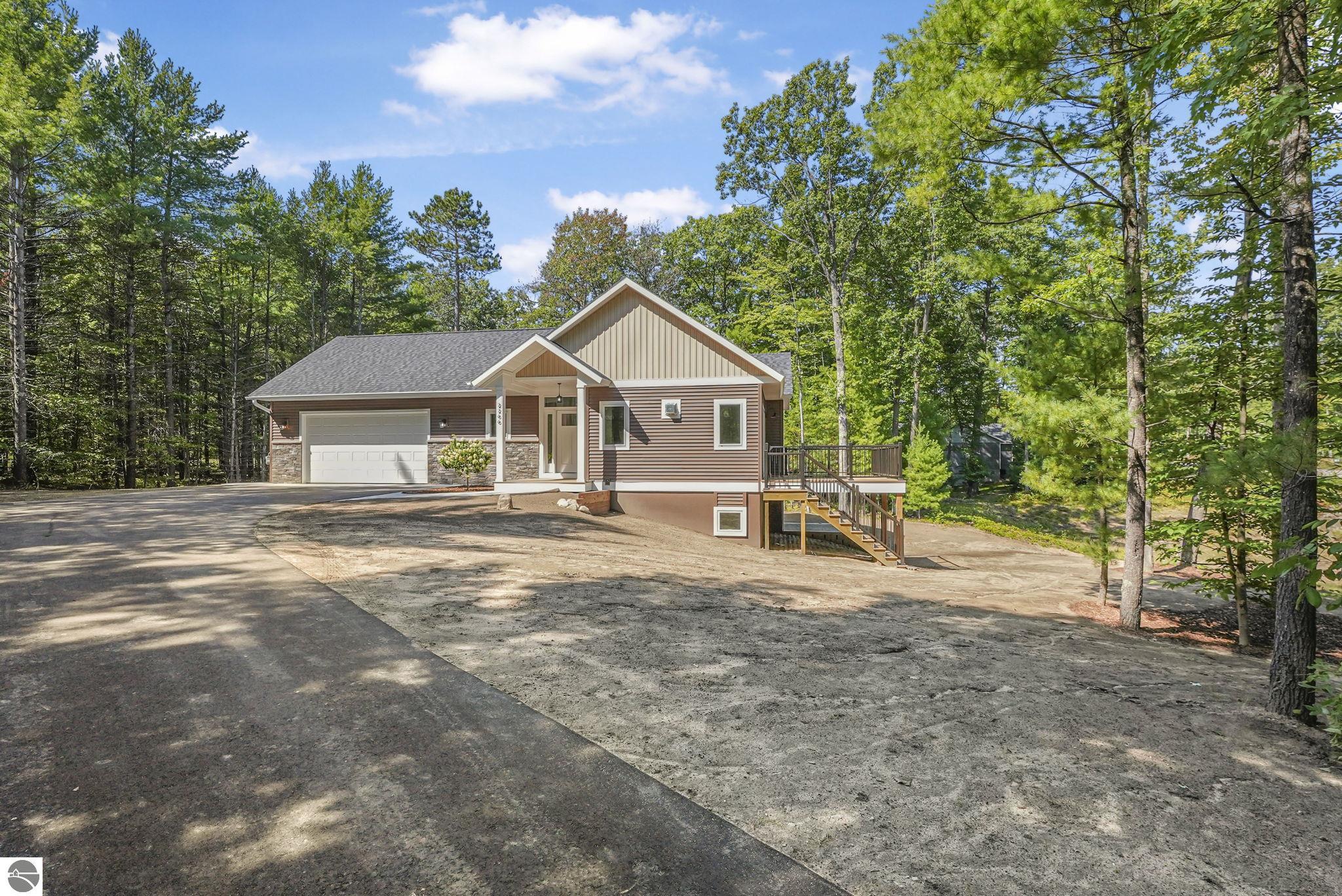 Traverse City, Michigan, 49684, United States, 3 Bedrooms Bedrooms, ,2 BathroomsBathrooms,Residential,For Sale,1975687