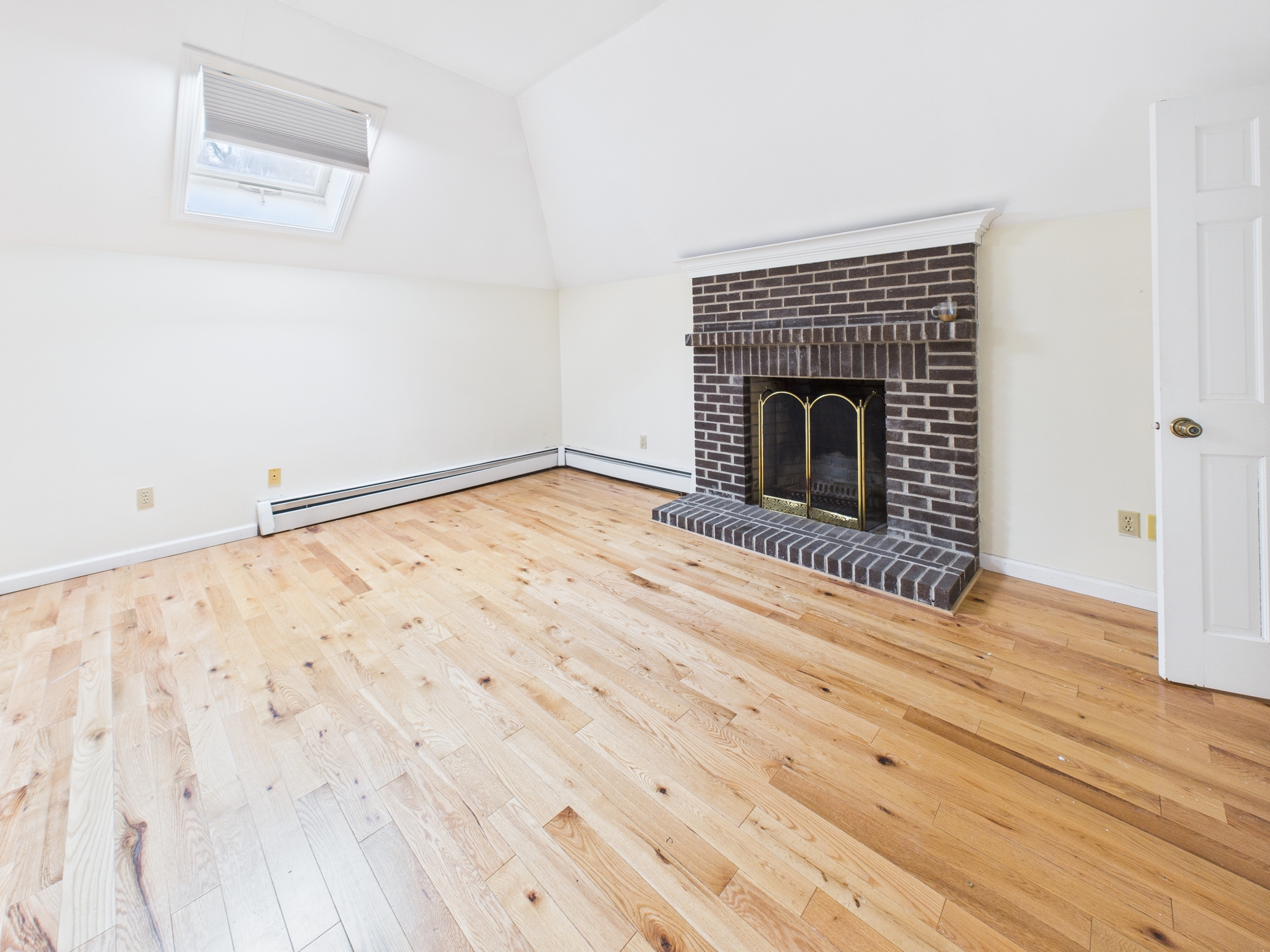 Prospect, Connecticut, 06712, United States, 4 Bedrooms Bedrooms, ,4 BathroomsBathrooms,Residential,For Sale,1987105