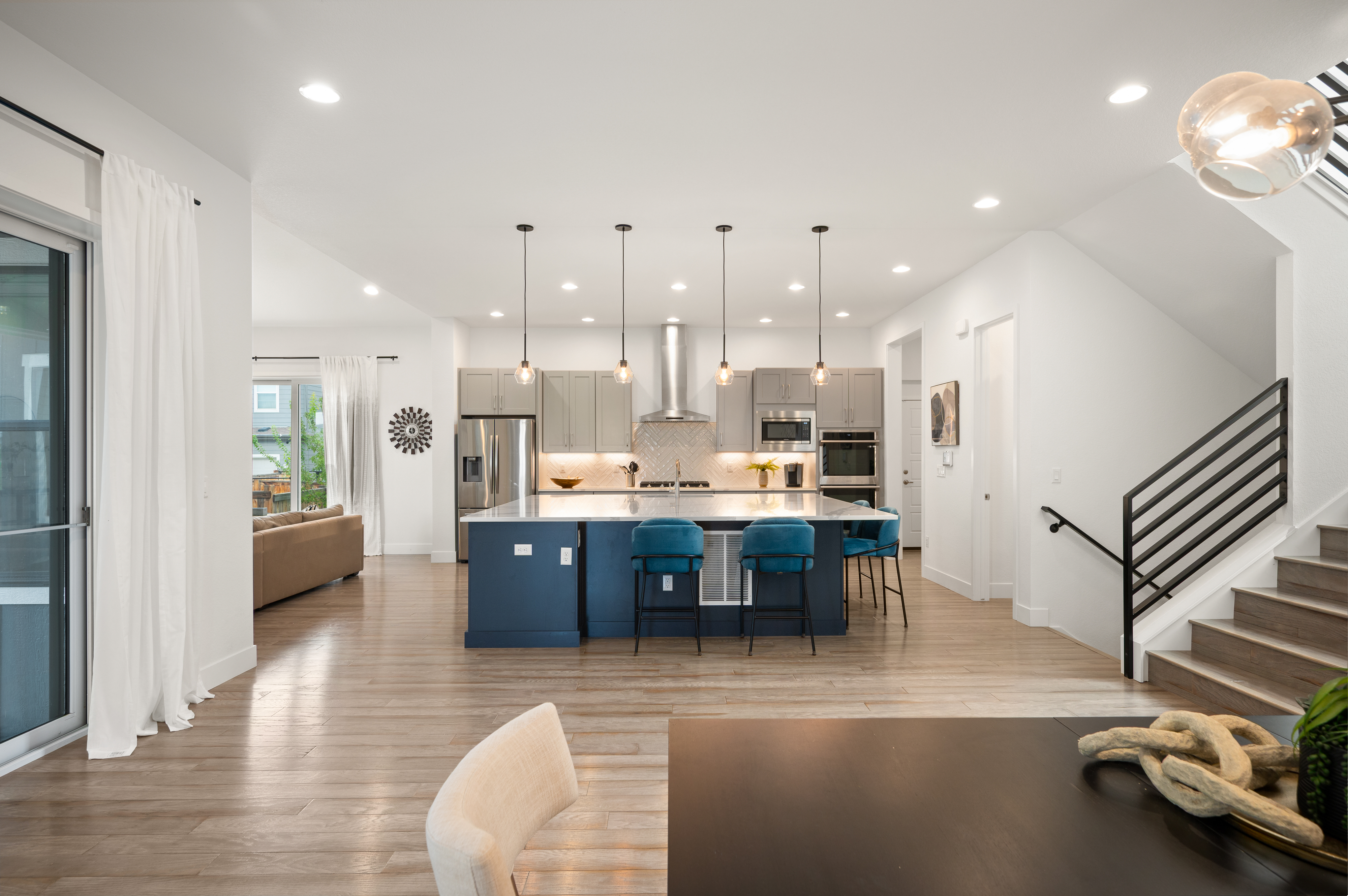  Contemporary Residence with Mid-Century Influence - 物件實景