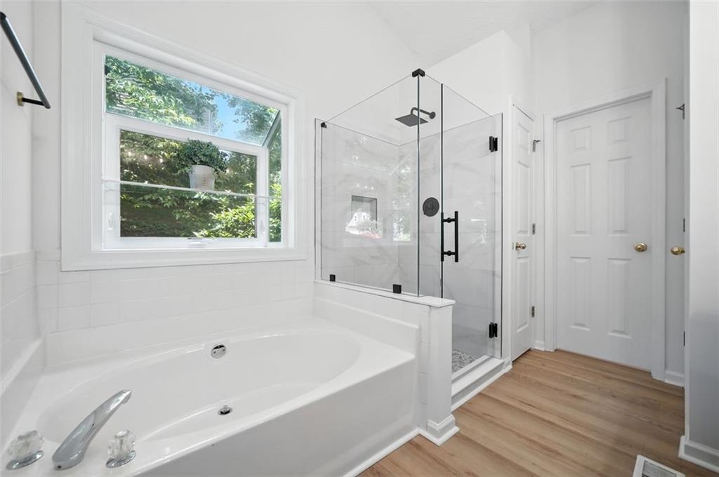 Cumming, Georgia, 30040, United States, 4 Bedrooms Bedrooms, ,3 BathroomsBathrooms,Residential,For Sale,1925510