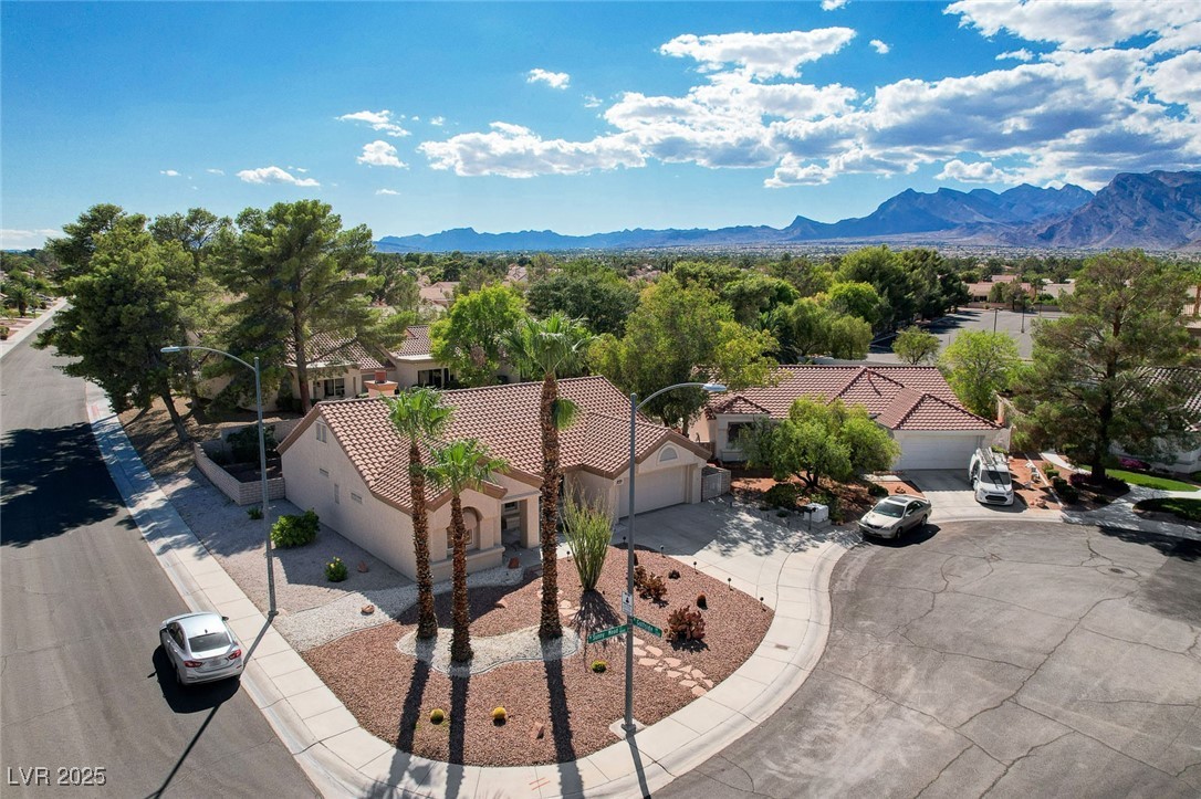 Las Vegas, Nevada, 89134, United States, 2 Bedrooms Bedrooms, ,2 BathroomsBathrooms,Residential,For Sale,1950375