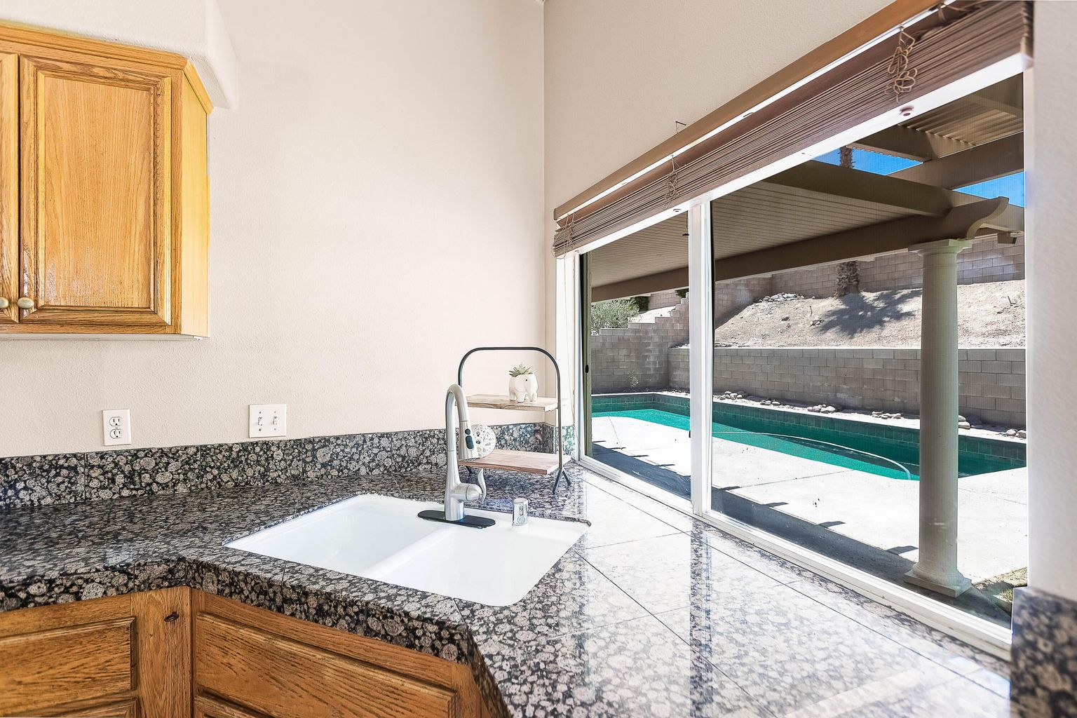 La Quinta, California, 92253, United States, 4 Bedrooms Bedrooms, ,2 BathroomsBathrooms,Residential,For Sale,1921262