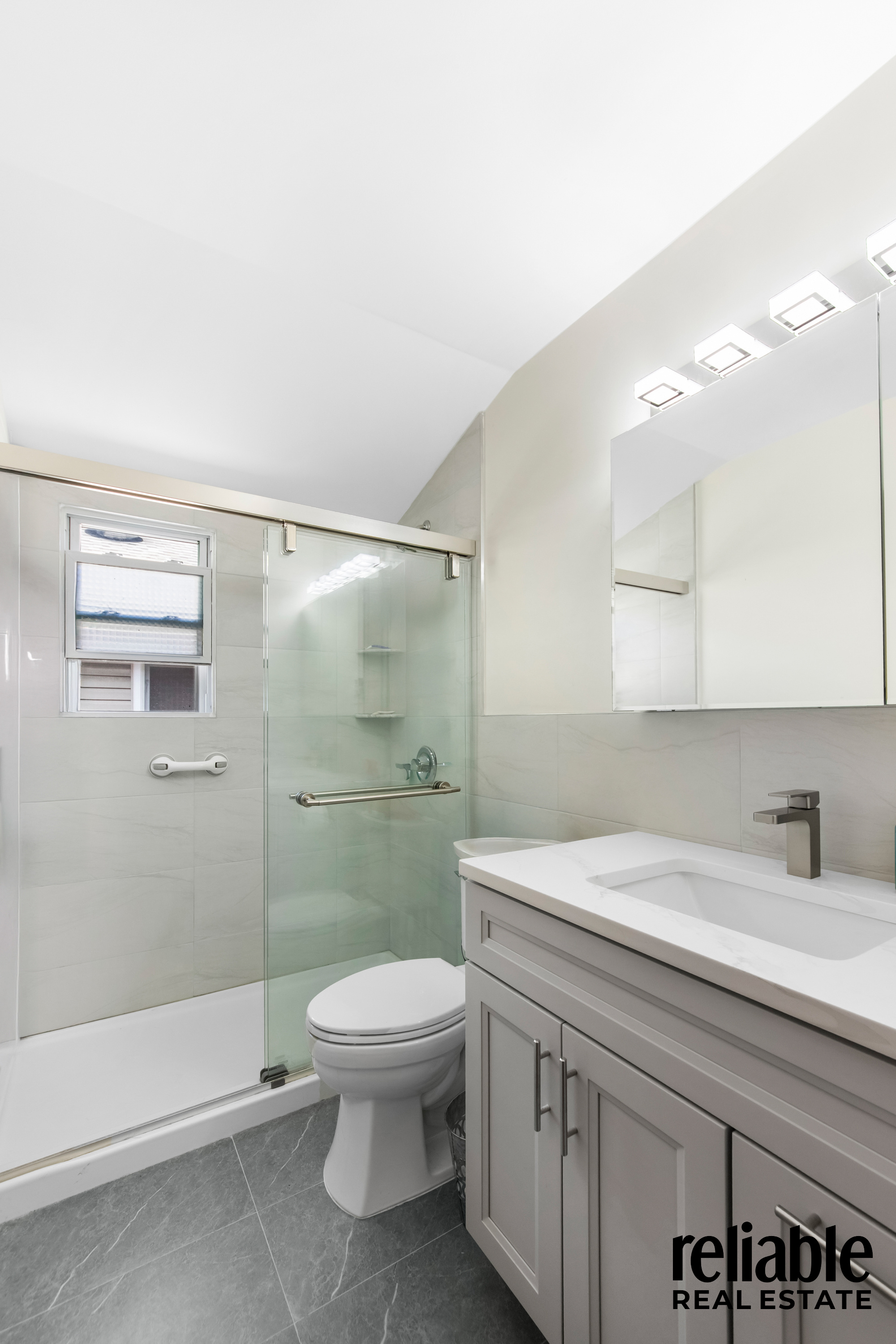 Bayside, New York, 11361, United States, 3 Bedrooms Bedrooms, ,3 BathroomsBathrooms,Residential,For Sale,1941734