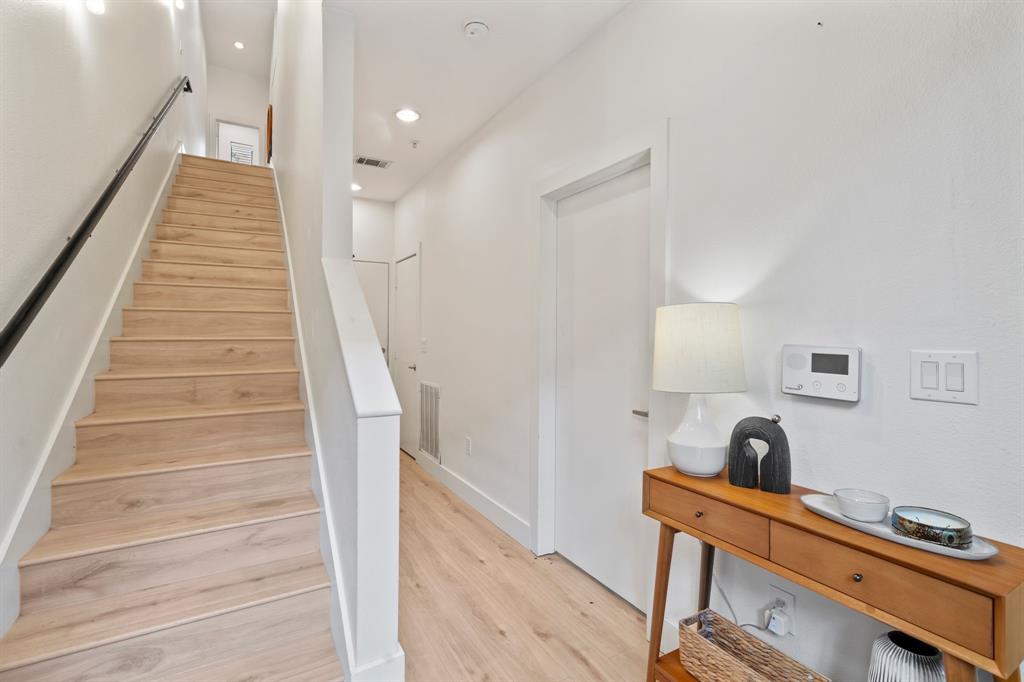 Dallas, Texas, 75219, United States, 2 Bedrooms Bedrooms, ,3 BathroomsBathrooms,Residential,For Sale,1911883