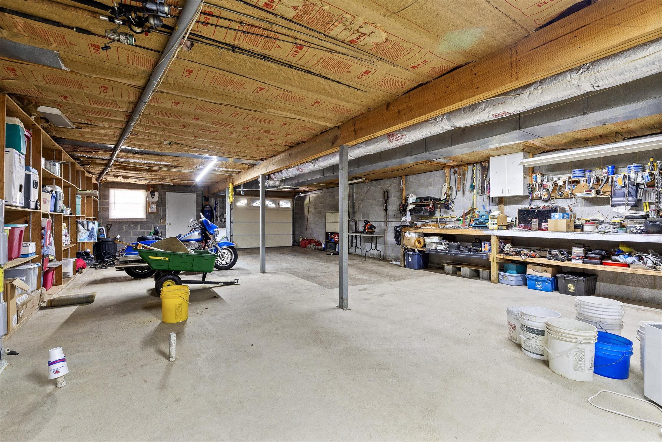 Bryant, Alabama, 35958, United States, 6 Bedrooms Bedrooms, ,3 BathroomsBathrooms,Residential,For Sale,1983058