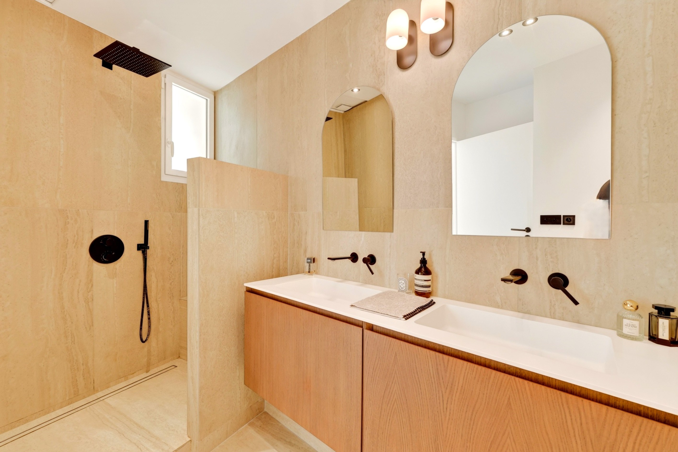 Marseille 7th arrondissement – Roucas Blanc  Renovated 5-Bedroom House with Sw… - 物件實景