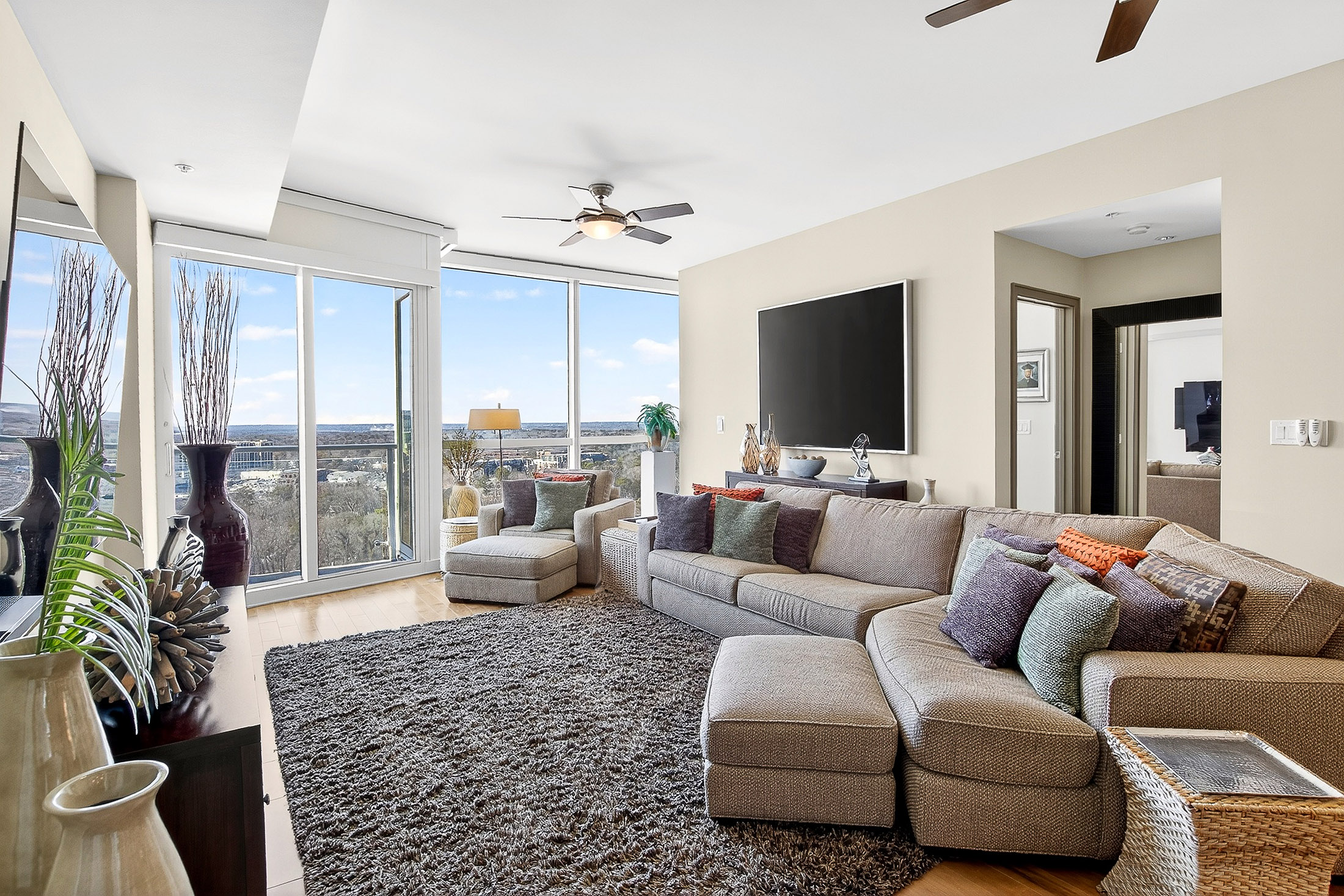  Immaculate Two Bedroom with Dedicated Office/Den at Sought-after Terminus - 物件實景