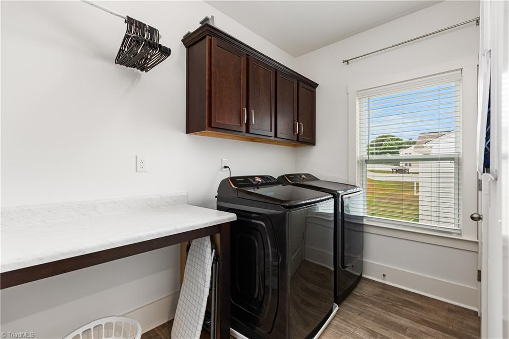 High Point, North Carolina, 27265, United States, 5 Bedrooms Bedrooms, ,4 BathroomsBathrooms,Residential,For Sale,1951573