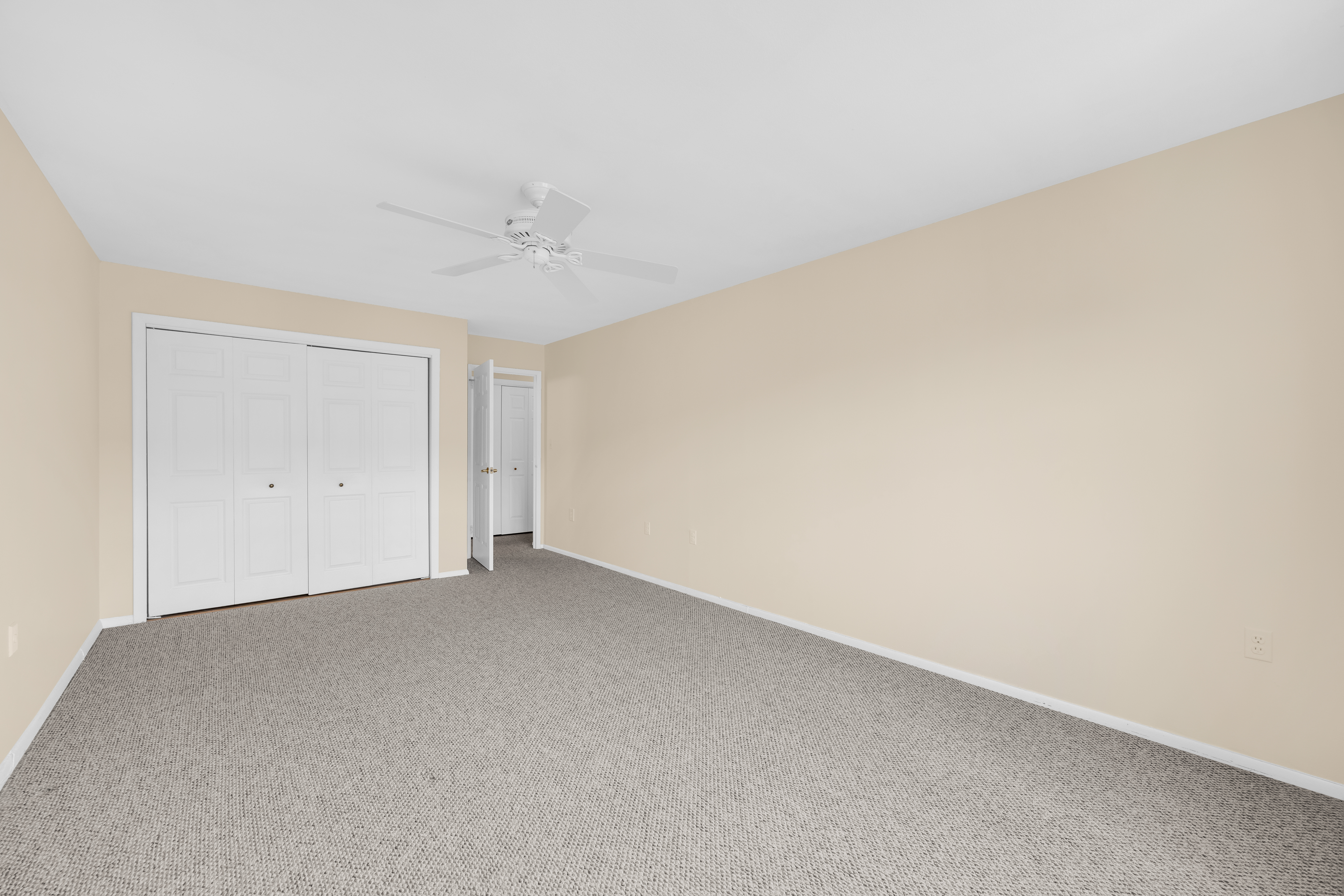  893 Farmington Avenue - 物件實景