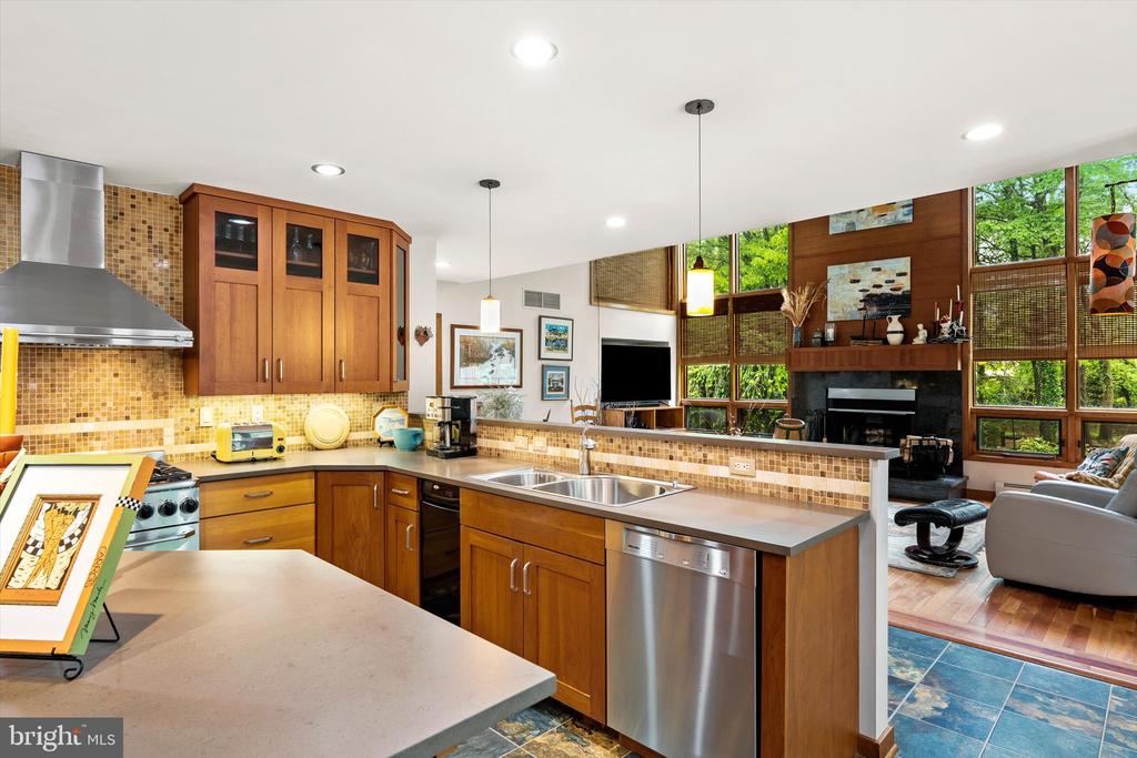Wrightstown, New Jersey, 08562, United States, 5 Bedrooms Bedrooms, ,4 BathroomsBathrooms,Residential,For Sale,2048850