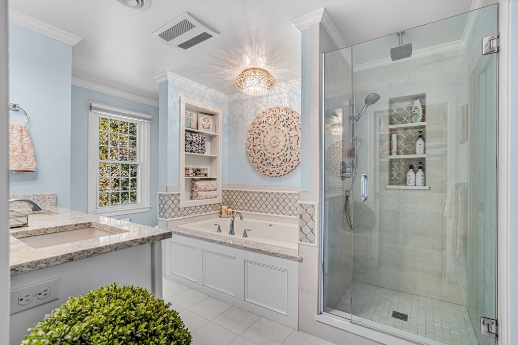 Franklin, Massachusetts, 02038, United States, 2 Bedrooms Bedrooms, ,Residential,For Sale,1984622