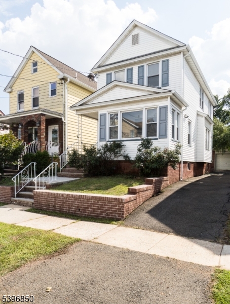 Linden City, New Jersey, 07036, United States, 3 Bedrooms Bedrooms, ,2 BathroomsBathrooms,Residential,For Sale,1991608