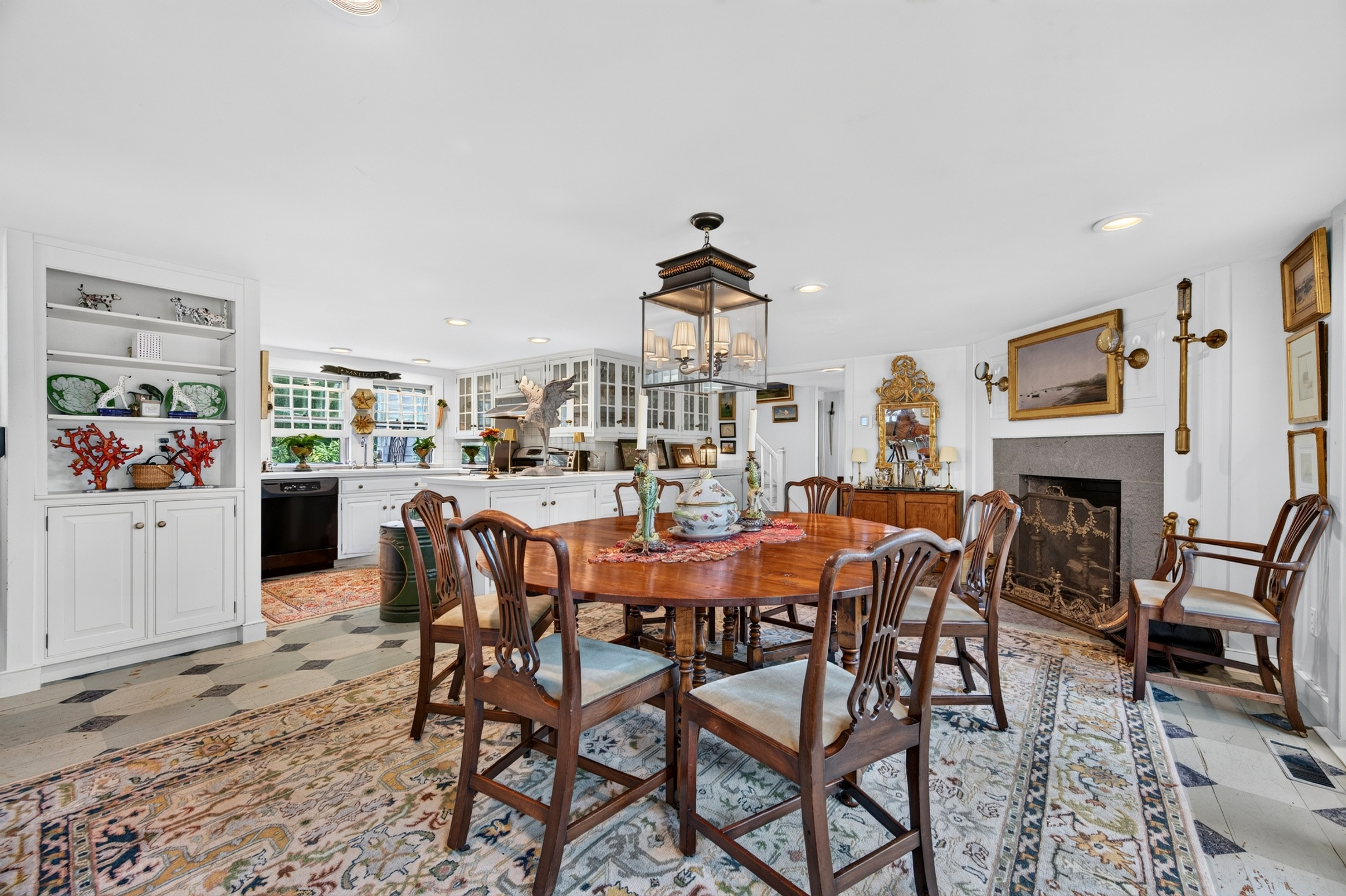  Elegant and Lovingly Maintained Antique Colonial - 物件實景