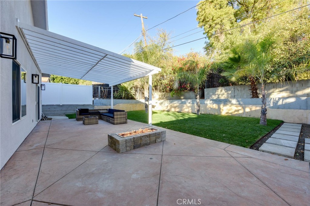 Woodland Hills, California, 91364, United States, 4 Bedrooms Bedrooms, ,3 BathroomsBathrooms,Residential,For Sale,1982021