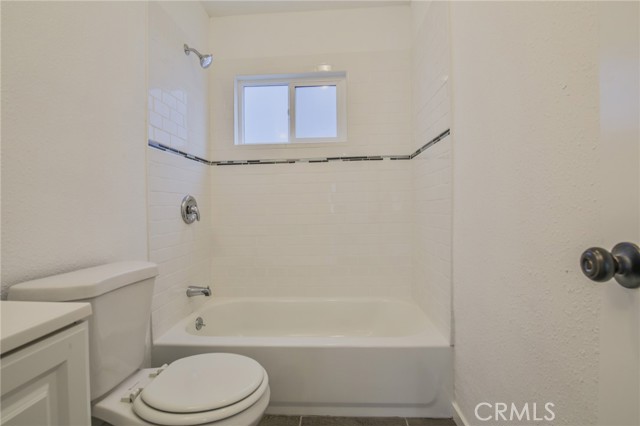 Los Angeles, California, 90003, United States, 5 Bedrooms Bedrooms, ,Residential,For Sale,1889512
