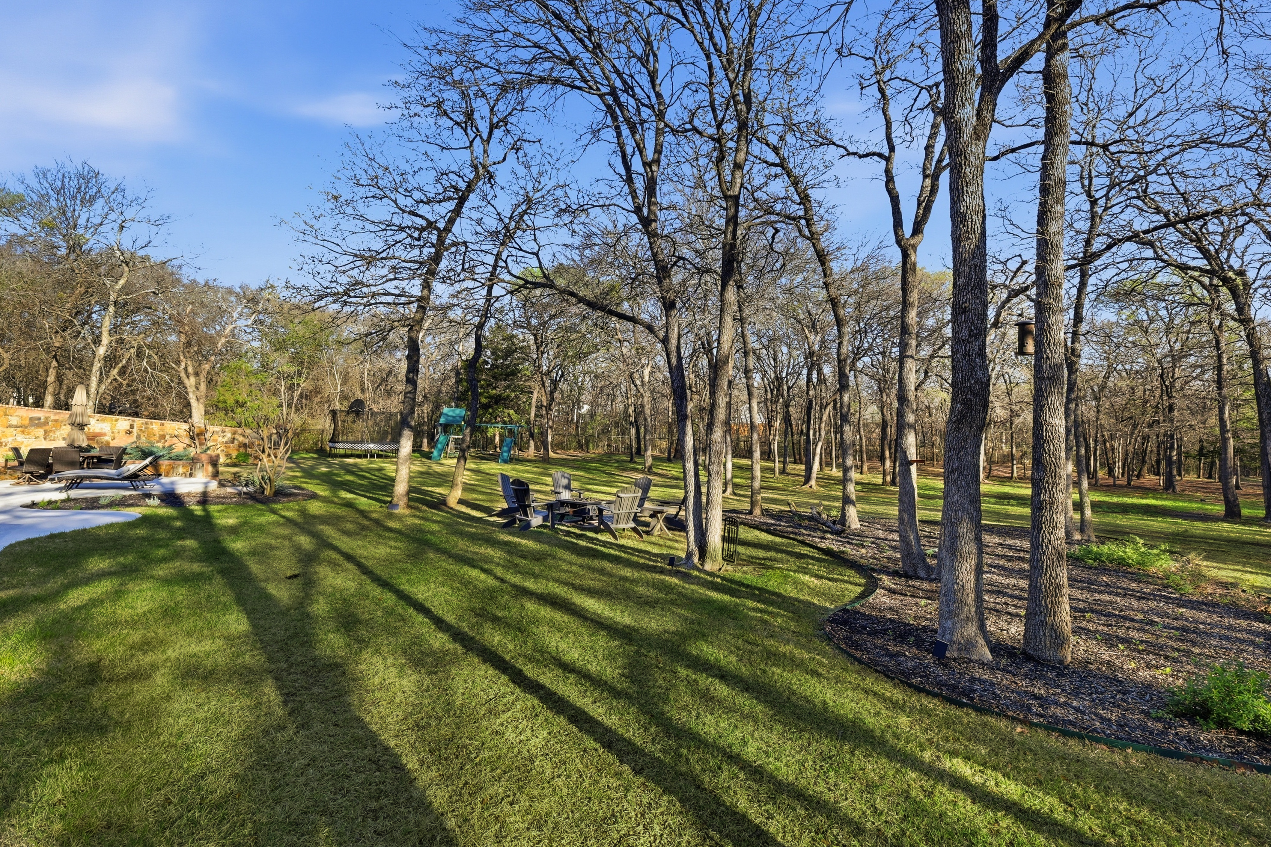  Resort-Style Estate Living on 1.9 Wooded Acres in Prestigious Shadow Wood Estate - 物件實景