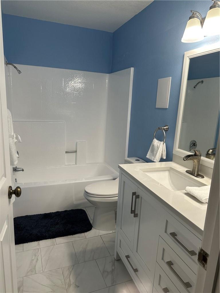 Lake Forest, California, 92630, United States, 2 Bedrooms Bedrooms, ,2 BathroomsBathrooms,Residential,For Sale,2010799