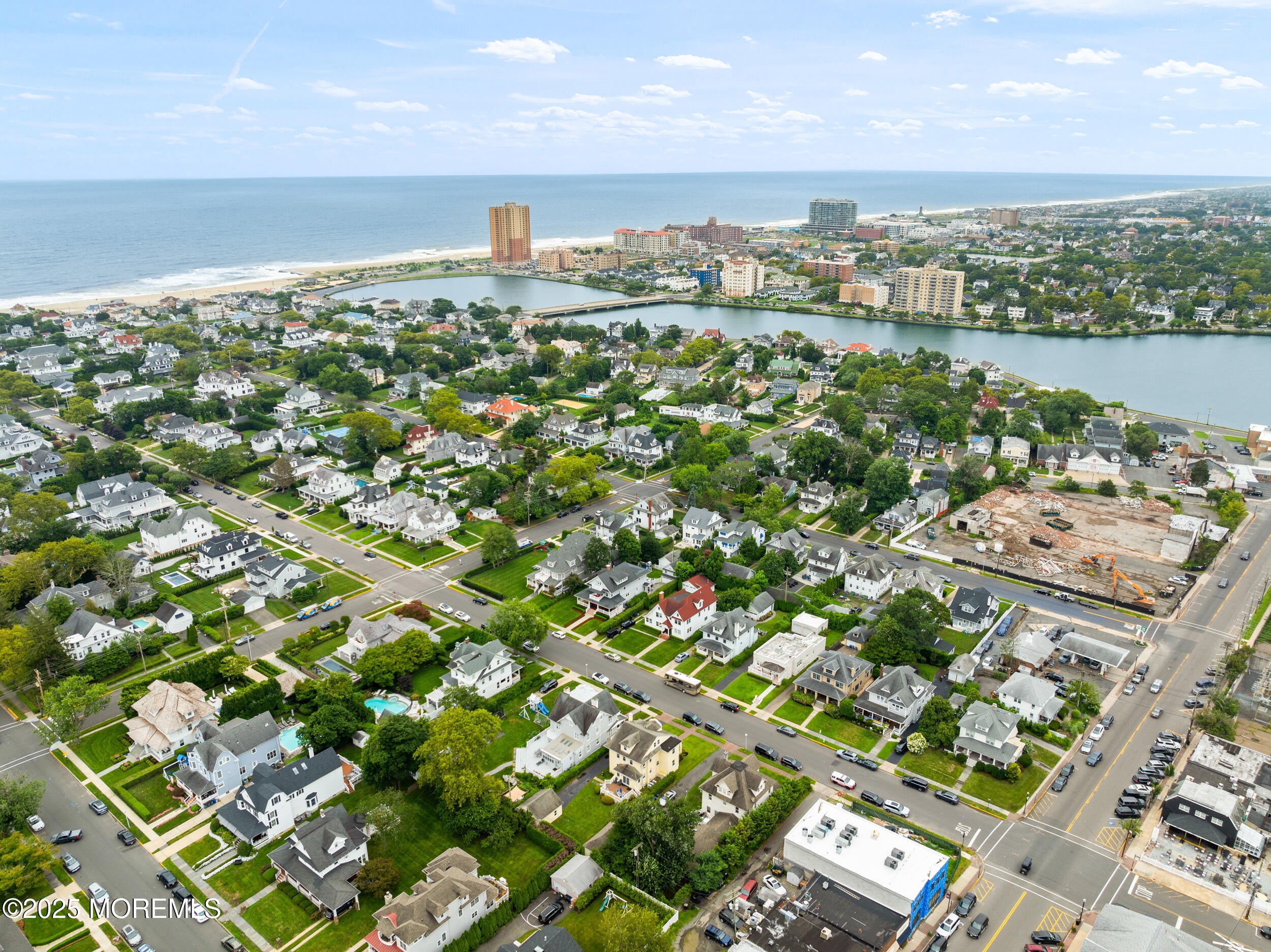 Allenhurst, New Jersey, 07711, United States, 6 Bedrooms Bedrooms, ,4 BathroomsBathrooms,Residential,For Sale,1973765