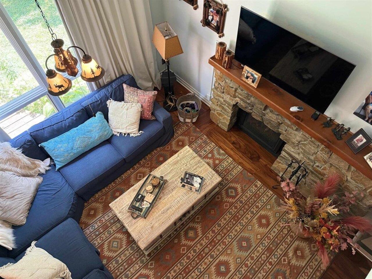 Warren, Vermont, 05674, United States, 3 Bedrooms Bedrooms, ,2 BathroomsBathrooms,Residential,For Sale,2001814