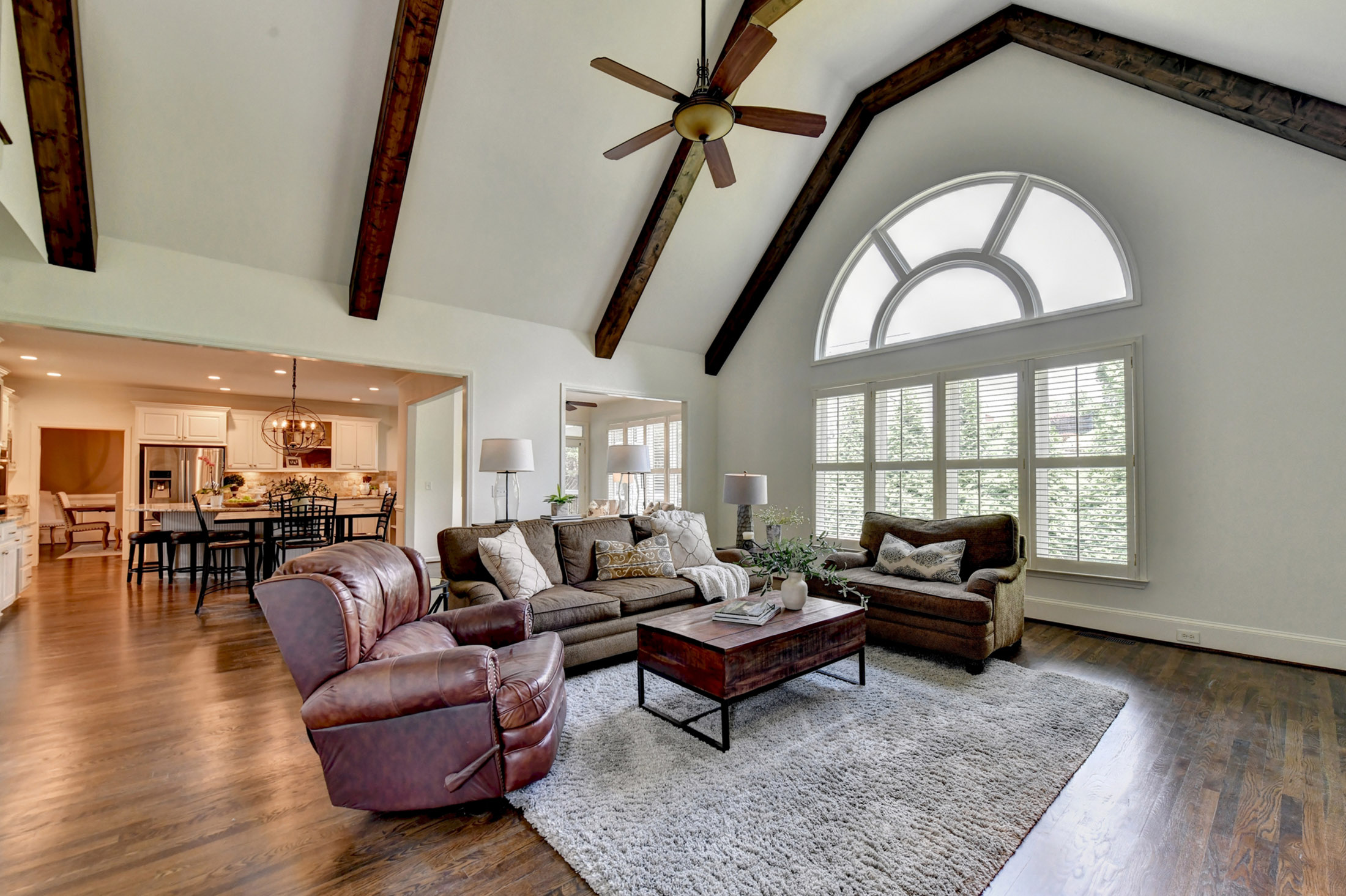  Stunning, Fully Renovated Glen Abbey Home Nestled in the Heart of Alpharetta - 物件實景