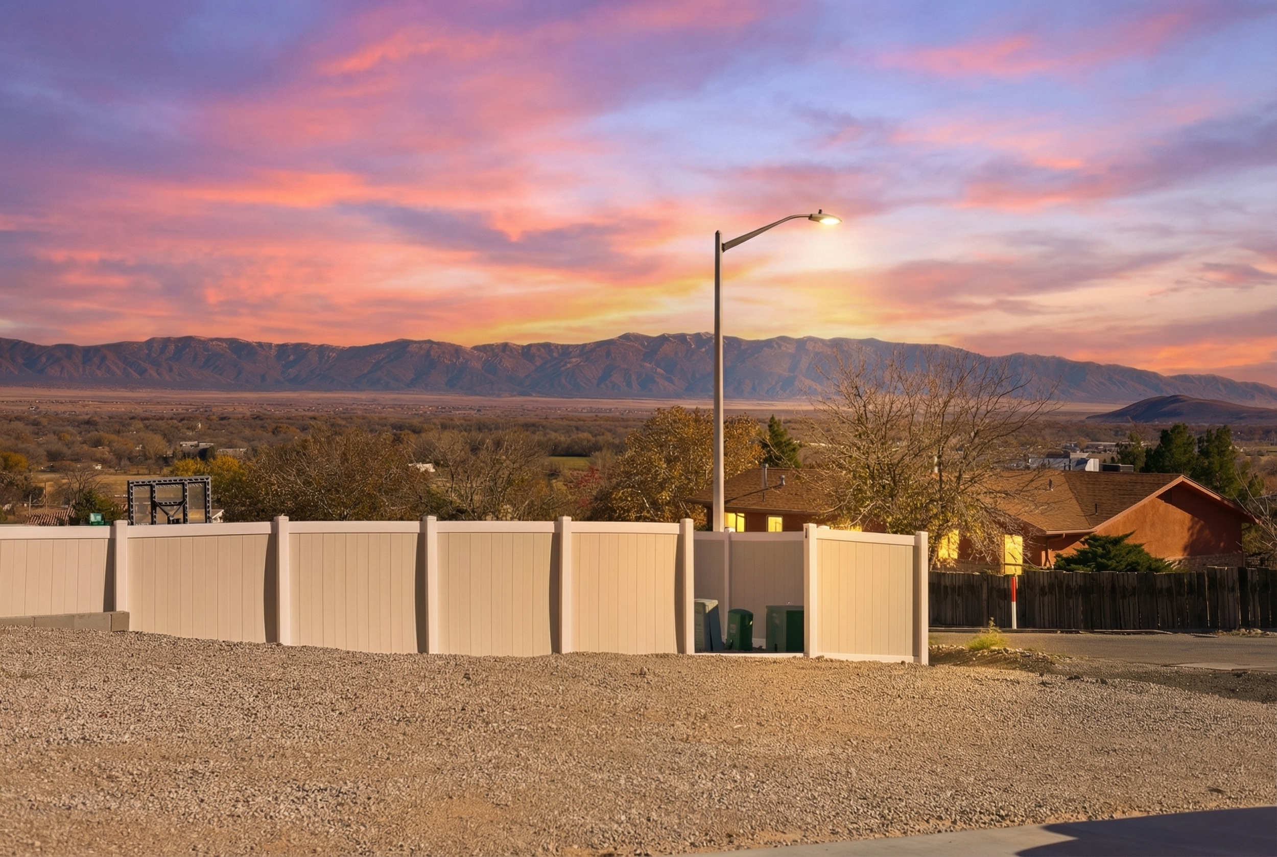 Los Lunas, New Mexico, 87031, United States, 4 Bedrooms Bedrooms, ,3 BathroomsBathrooms,Residential,For Sale,2005206