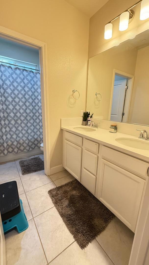 Hollister, California, 95023, United States, 4 Bedrooms Bedrooms, ,3 BathroomsBathrooms,Residential,For Sale,1980715