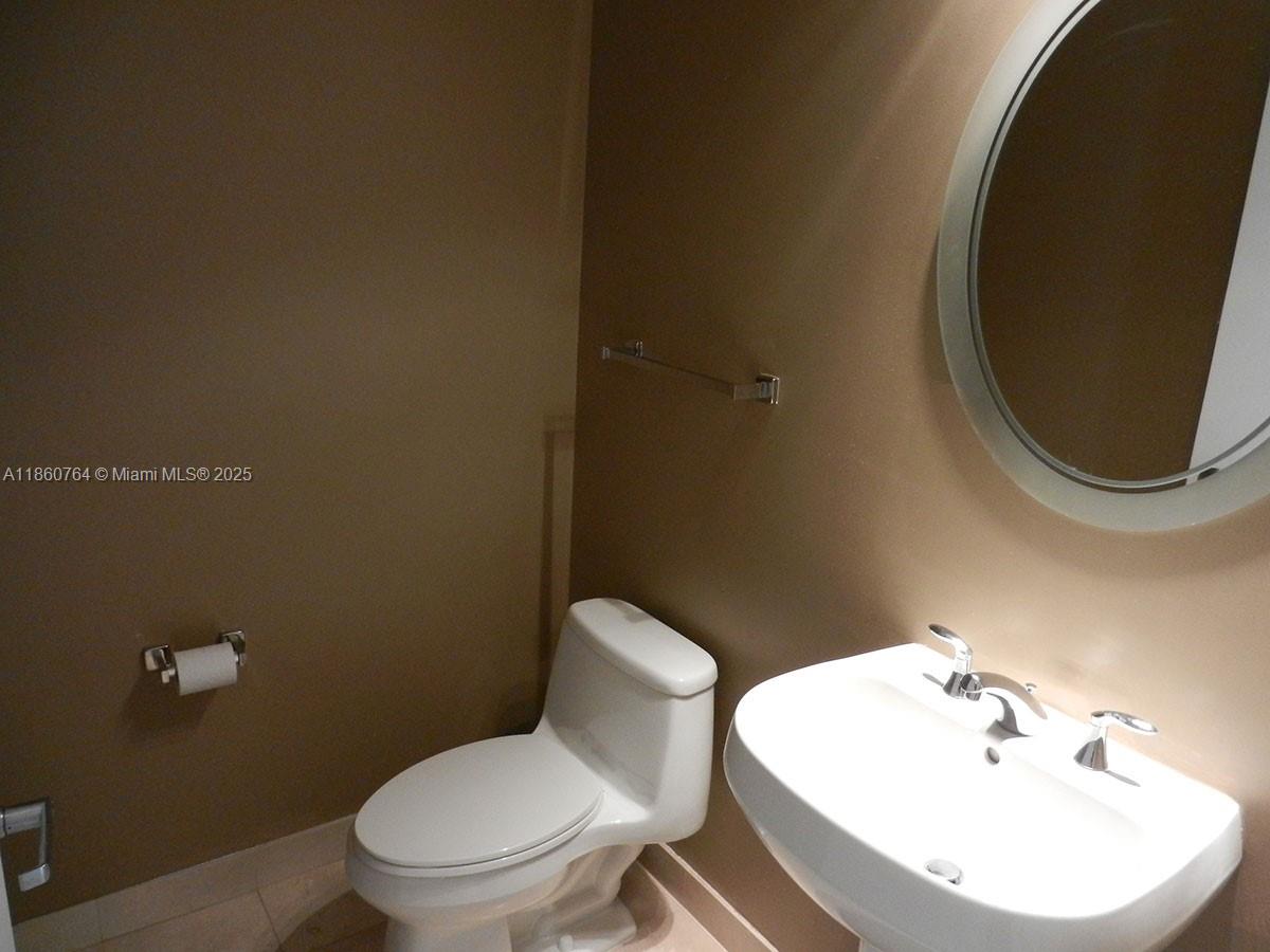 Miami, Florida, 33131, United States, 2 Bedrooms Bedrooms, ,3 BathroomsBathrooms,Residential,For Sale,1919526