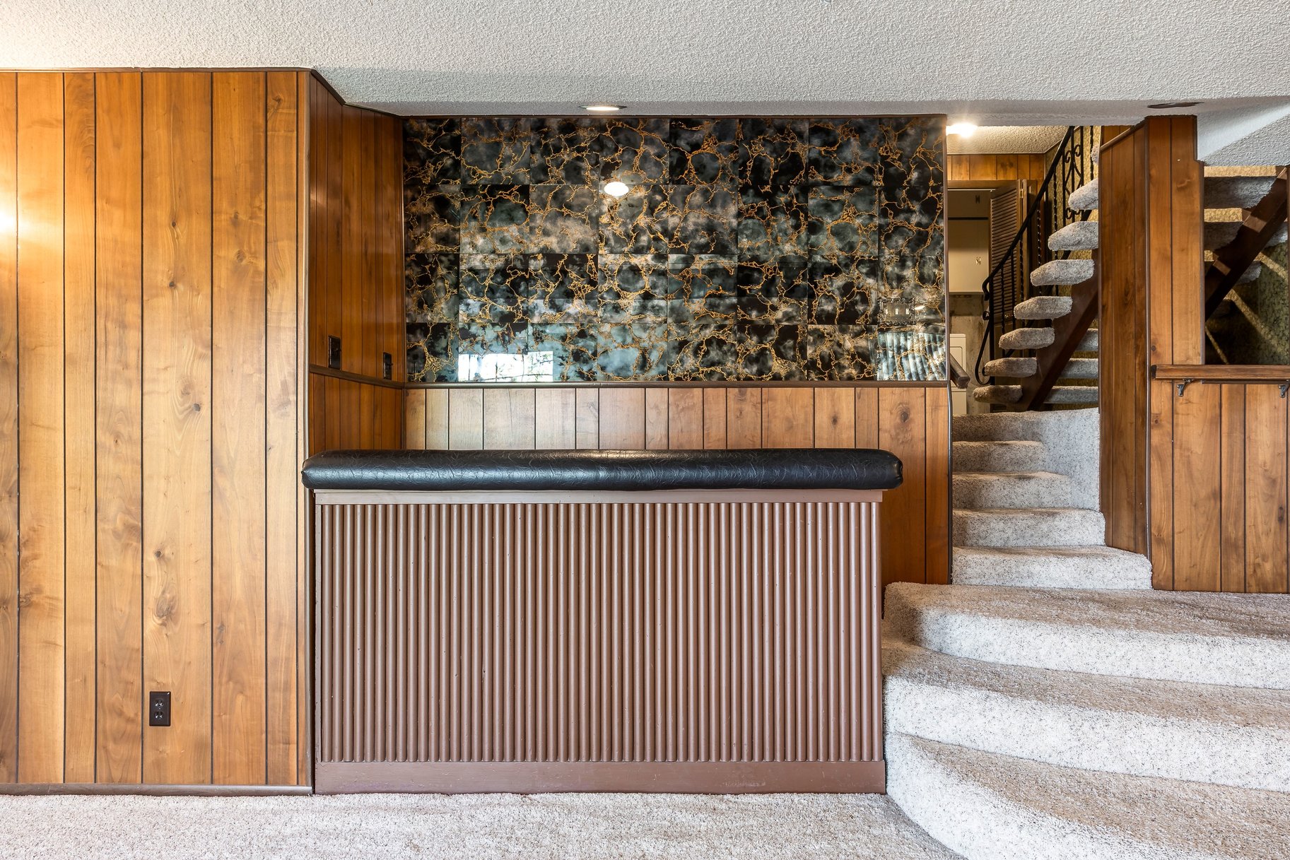  Mid-Century Charm, Incredible Valley Views and Endless Potential - 物件實景