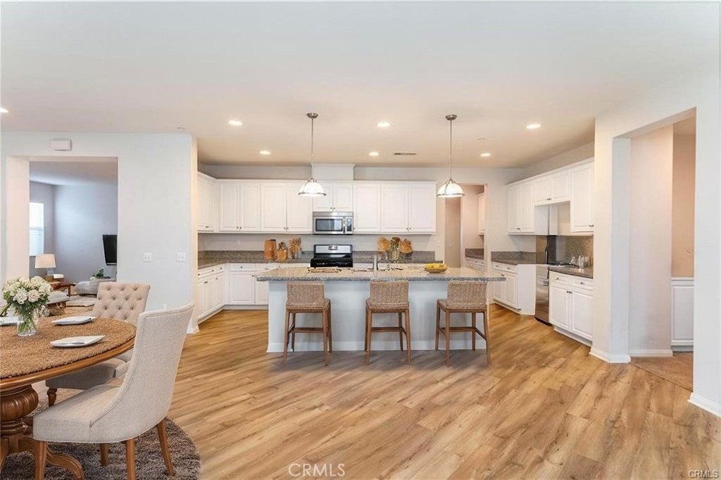 Murrieta, California, 92563, United States, 4 Bedrooms Bedrooms, ,3 BathroomsBathrooms,Residential,For Sale,1893533