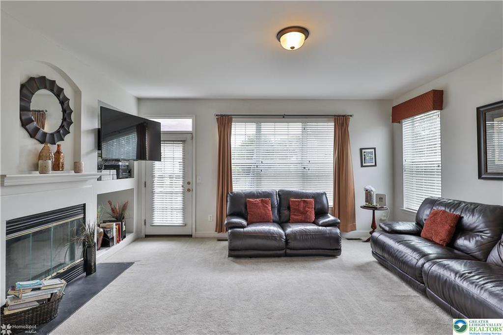 Easton, Pennsylvania, 18040, United States, 4 Bedrooms Bedrooms, ,3 BathroomsBathrooms,Residential,For Sale,1984149